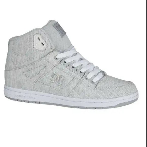 Womens DC Shoes  Size 7.5 USA - Picture 1 of 3